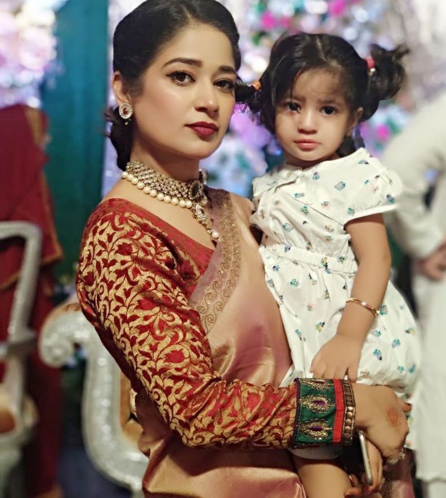 Faiza Gillani with girl kid