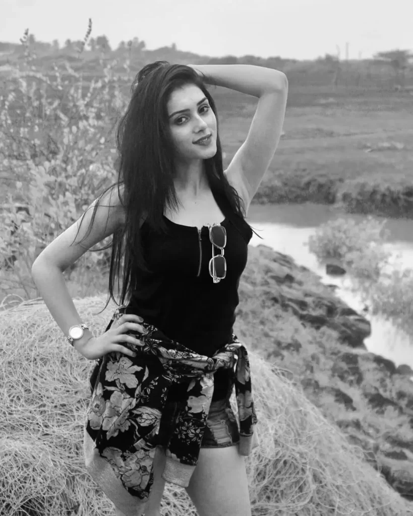 Mallika Singh : Age, Height, Weight, Boyfriend, Networth 6 Mallika Singh lifestyle and luxury - Wikibiotv.com