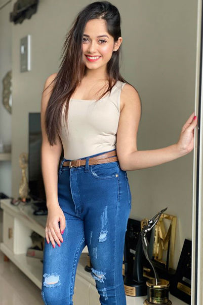 Jannat Zubair Rahmani body measurements