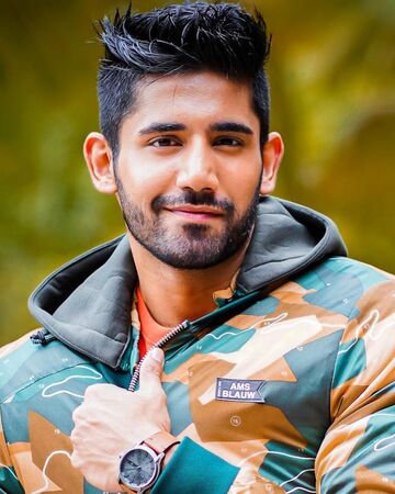 Aashika Bhatia Age, Height, Weight, Boyfriend, Serials, Parents, Biography, Instagram 11 Aashika Bhatia and Varun Sood controversy