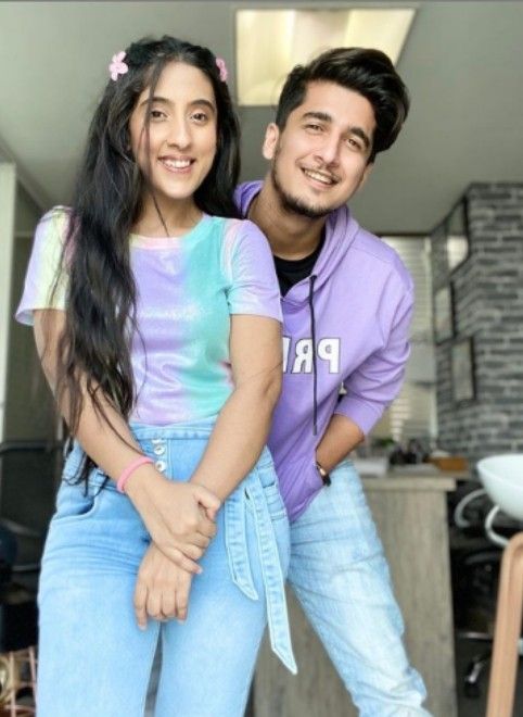 Bhavin Bhanushali Biography (Famous TikToker) - Tv Shows, Debut, Girlfriend 3 Bhavin Bhanushali with rumoured girlfriend Sameeksha Sud