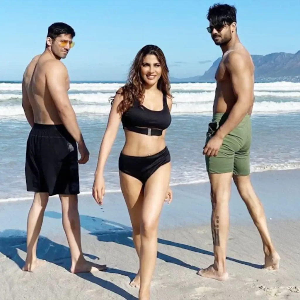 Nikki Tamboli (Big Boss 14 Fame) Bio, Tv Shows, Boyfriend, Networth and Lifestyle 7 Nikki Tamboli in Khatron Ke Khiladi 11