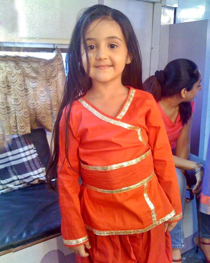 Ashnoor Kaur Childhood Picture