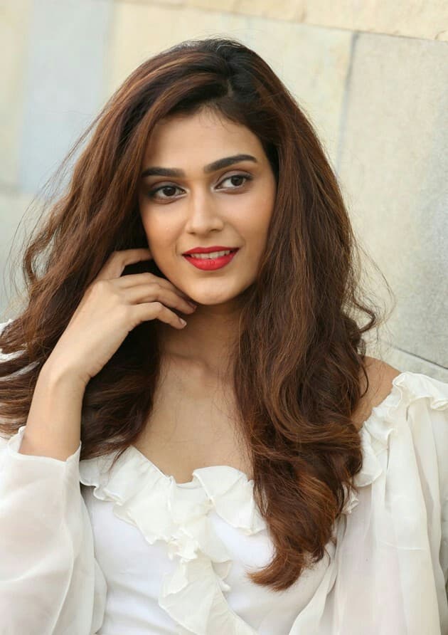 Rangbaaz Darr Ki Rajneeti (Zee5) Web Series Cast, Story 2 Aakanksha Singh in web series Rangbaaz season 3 - Darr ki Rajneeti - wikibiotv