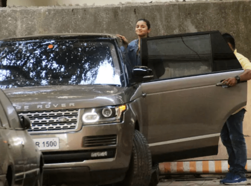 Alia Bhatt Biography - Age, Height, Family, Boyfriend, Husband, Movies, Net Worth 20 Land Rover Range Rover - Alia Bhatt luxurious Car