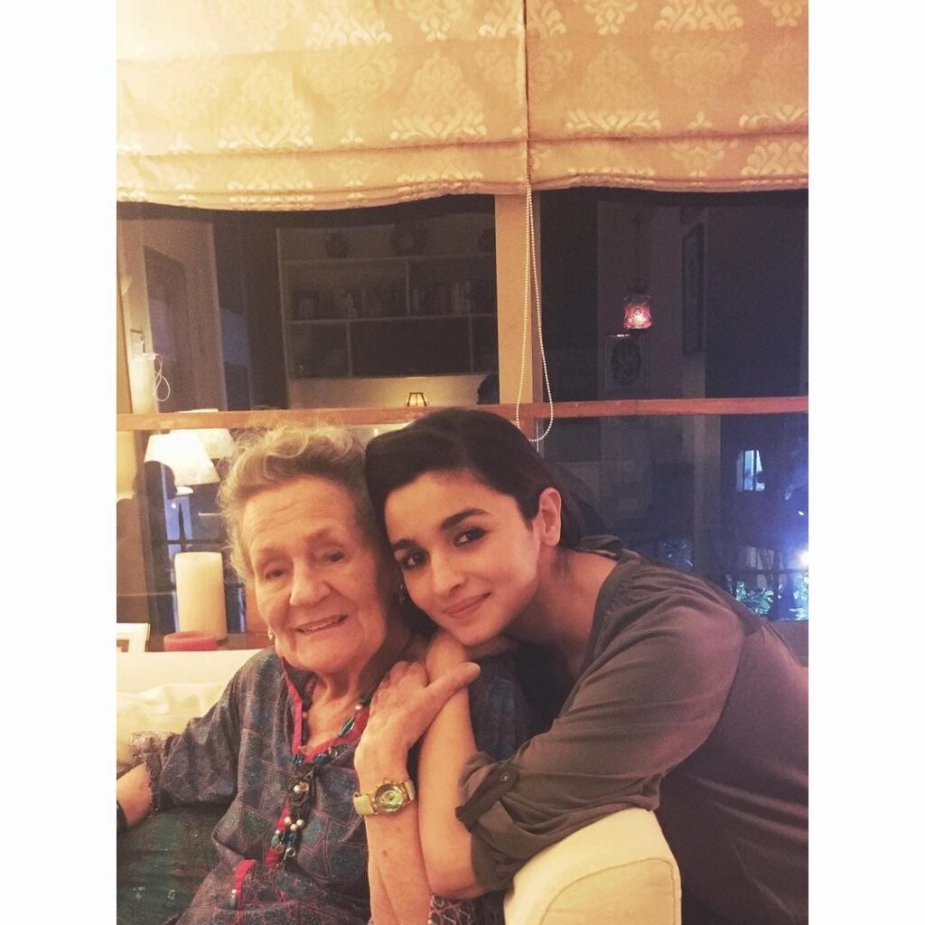 Alia Bhatt with Grandma at her 88 birthday.