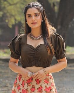 Ajooni (Star Bharat) Tv Show Cast, Story, Real Names, Timings 1 Ayushi Khurana as Ajooni