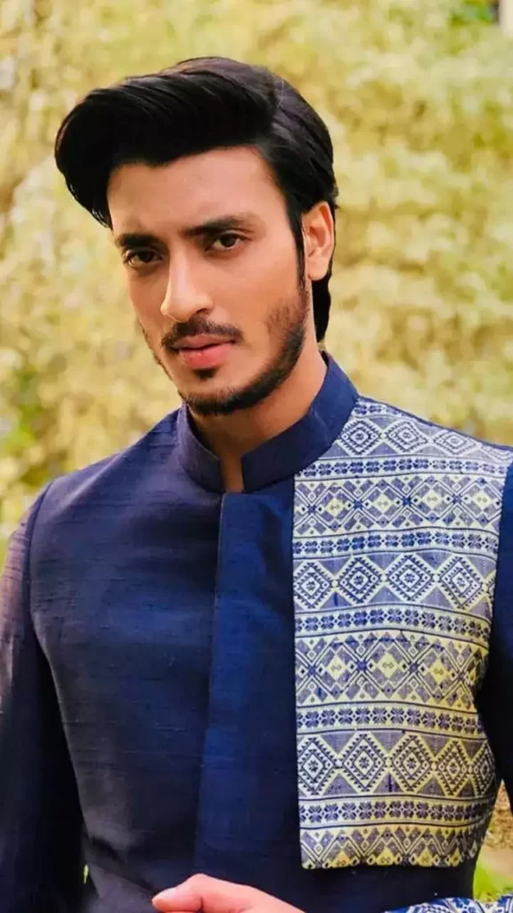 Ishq Express (Amazon Mini Tv Series) Cast, Real Names, Story, Episodes, Watch Time 9 John Bhattacharya as Aditya in amazon mini tv series 'Ishq Express'.