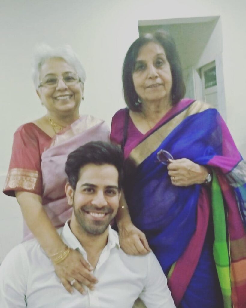 Manish Anand's Mother Dr. Subhadra Anand in Blue Sari, Masi Kiran Karnick in Light Pink Sari with specs on.