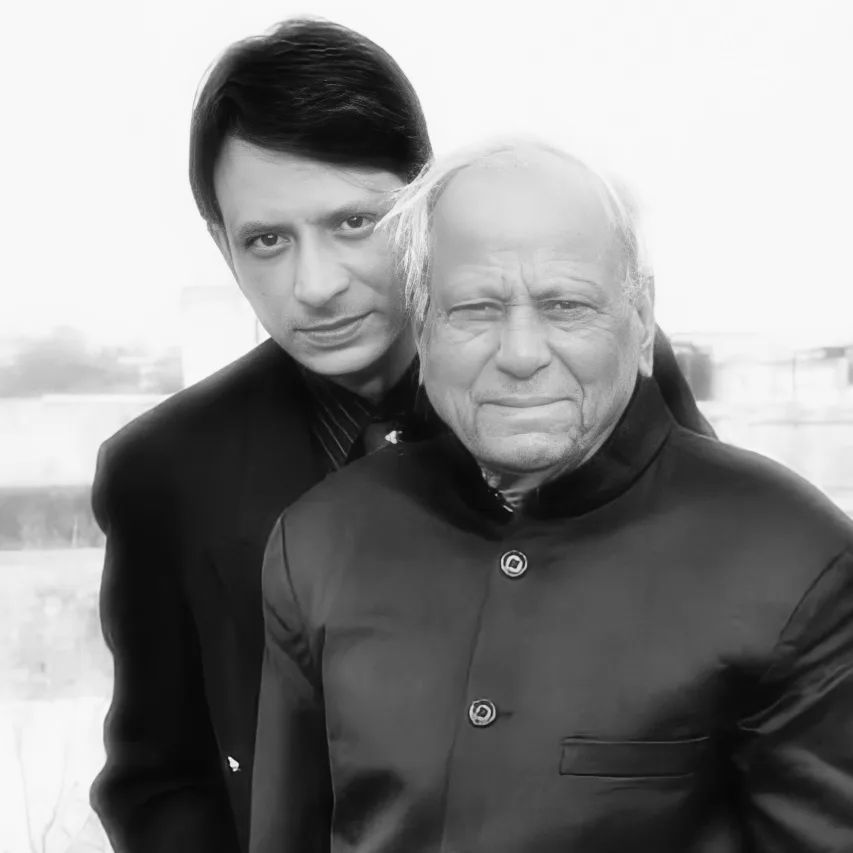 Rajesh Tailang (Dahan Actor) Age, Wife, Movies, Web Series, Net Worth 4 Rajesh Tailang with Father