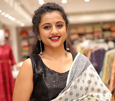 Hello World (Zee5) Web Series Cast, Story, Real Name, Release Date 10 Snehal S Kamat as Amrutha - hello world web series - zee5