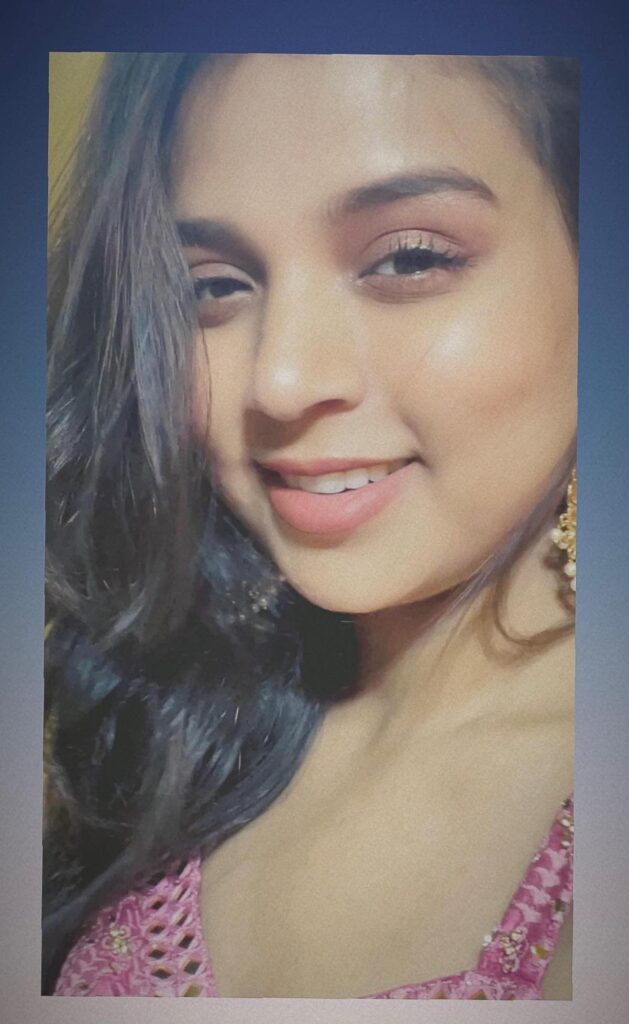 Ishq Express (Amazon Mini Tv Series) Cast, Real Names, Story, Episodes, Watch Time 8 Srishti Tiwari as Gauri in Ishq express - She is playing the friend of Tanya Basu.