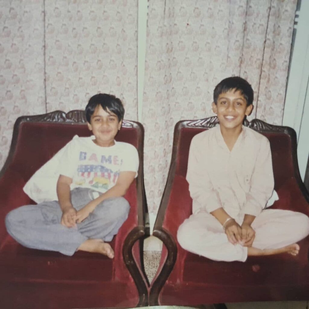 Vishwas Kini childhood pic with his adorable sister Aksha Kini