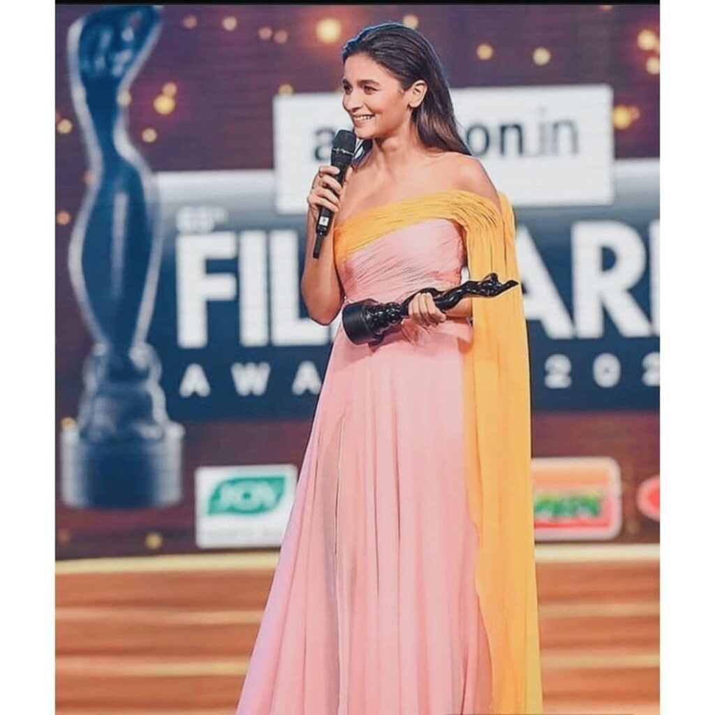 Alia Bhatt Filmfare Award