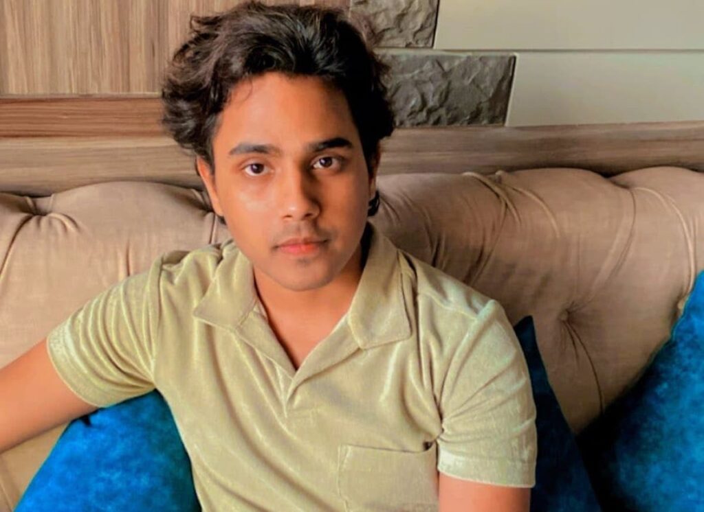Crash Course (Amazon Prime) Web Series Cast, Story, Real Names, Release Date, Episodes 13 Mohit Solanki Biography - wikibiotv.com exclusive
