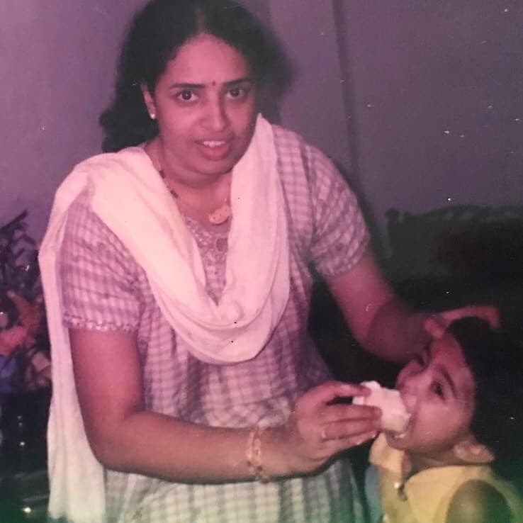 Sini Shetty with Childhood Pic with Mother
