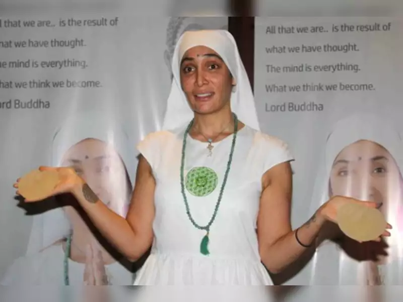 Sofia Hayat showing off her Silicone breast implants