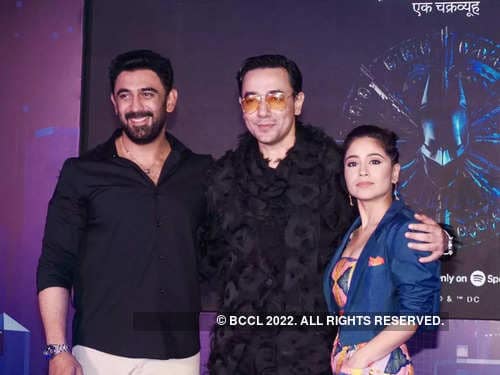 Amit Sadh Age, Height, Girlfriend, Family, Web Series, Movies, Net Worth 9 Amit Sadh and Shweta Tripathi in Batman Podcast Series
