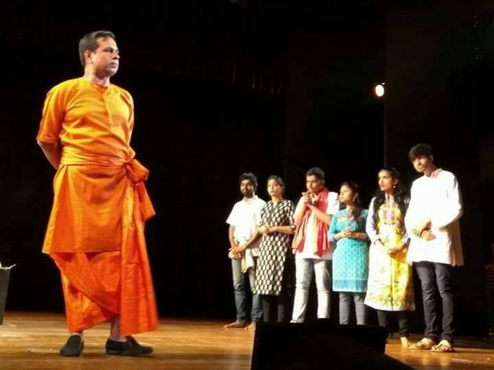 Chittaranjan Tripathy Age, Height, Family, Web Series, Movies, Net Worth 5 Chittaranjan Tripathy in theatre play 'Ladi Nazaria'
