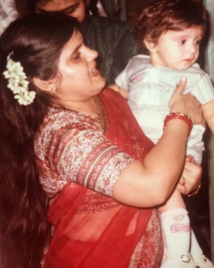 Divyendu's Childhood Pic with his Mother