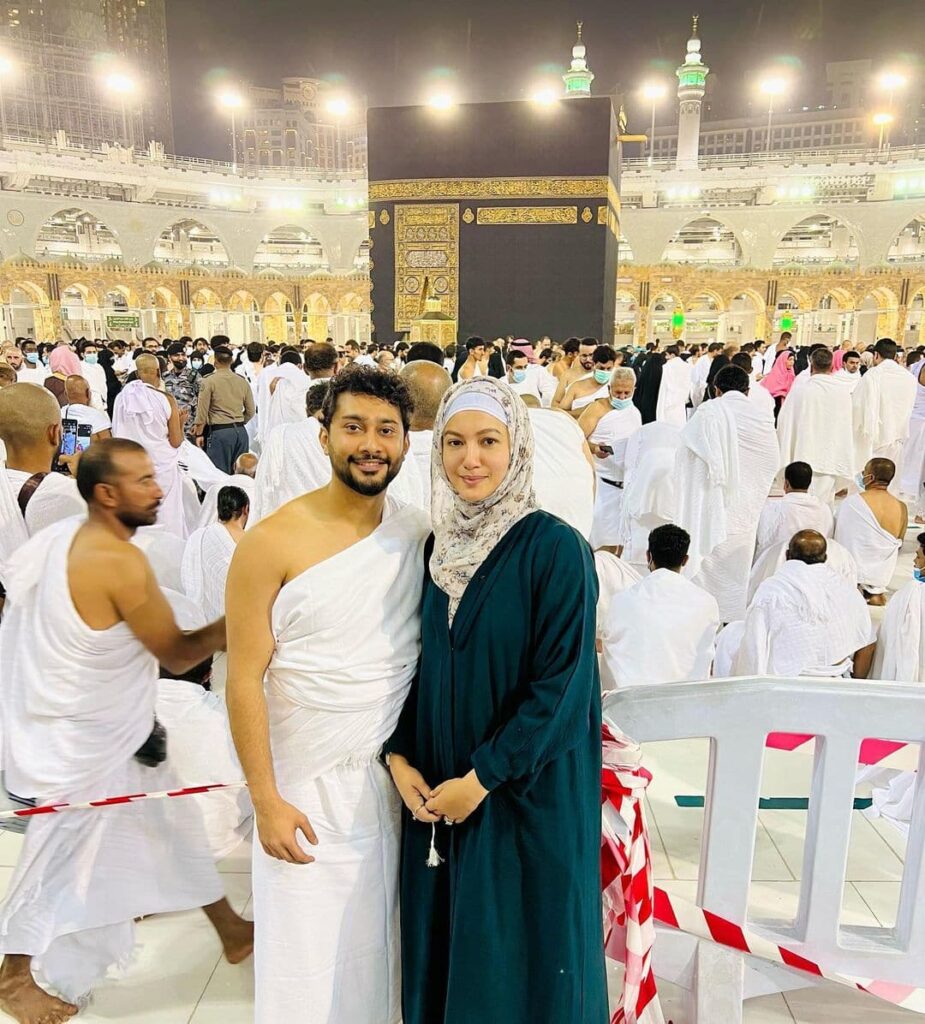 Gauhar Khan with Zaid Khan at Makkah