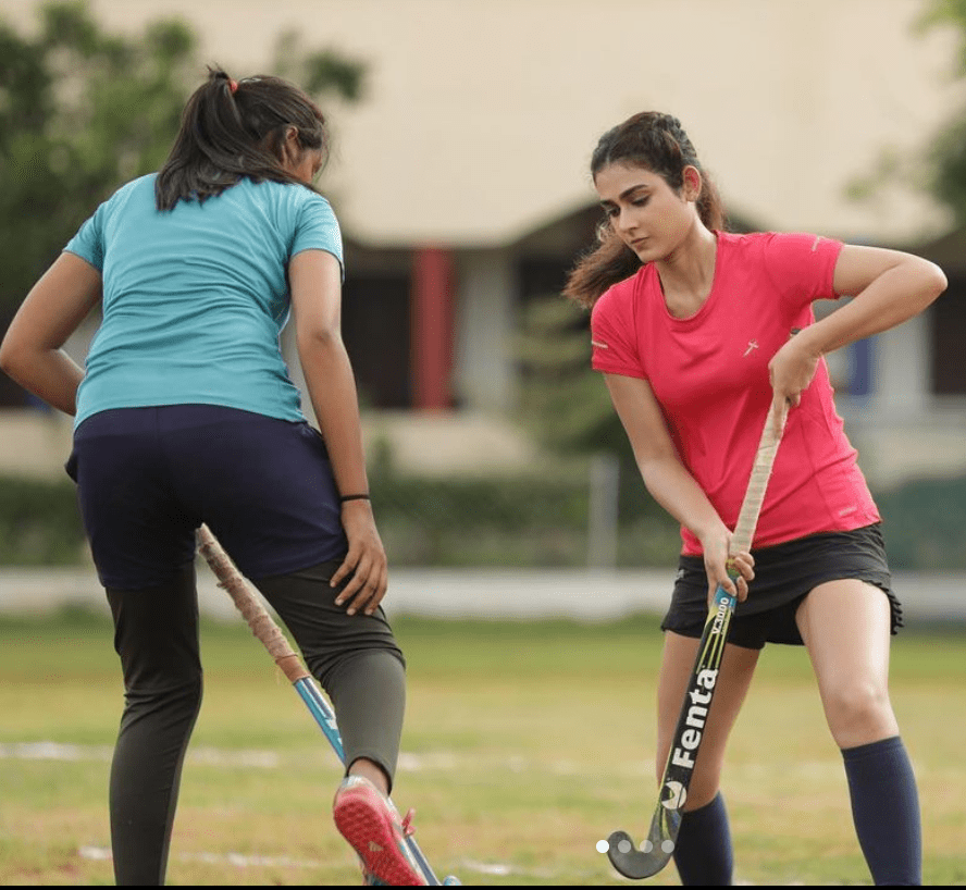Aakanksha Playing Hockey in Kolkata
