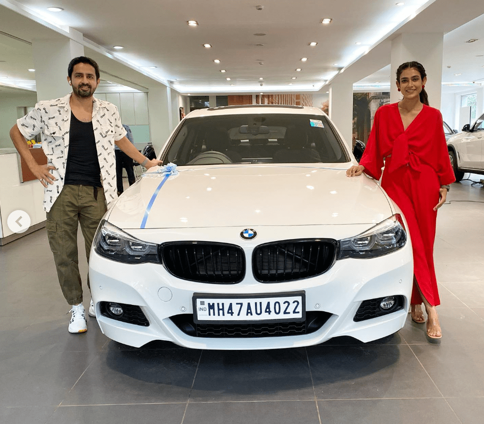 Aakanksha Singh Luxurious BMW car
