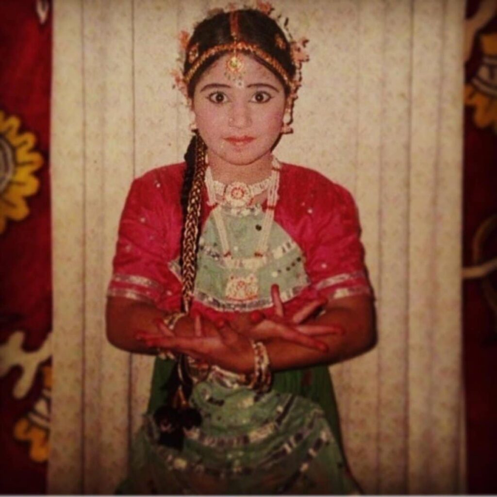 Shweta tripathi doing classical dance