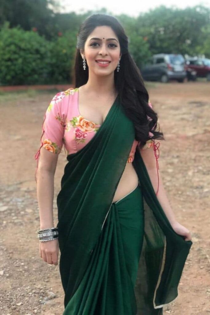 Garima Jain Age, Height, Affairs, Web Series, Net Worth 6 Garima Jain screenshot from Gandii Baat