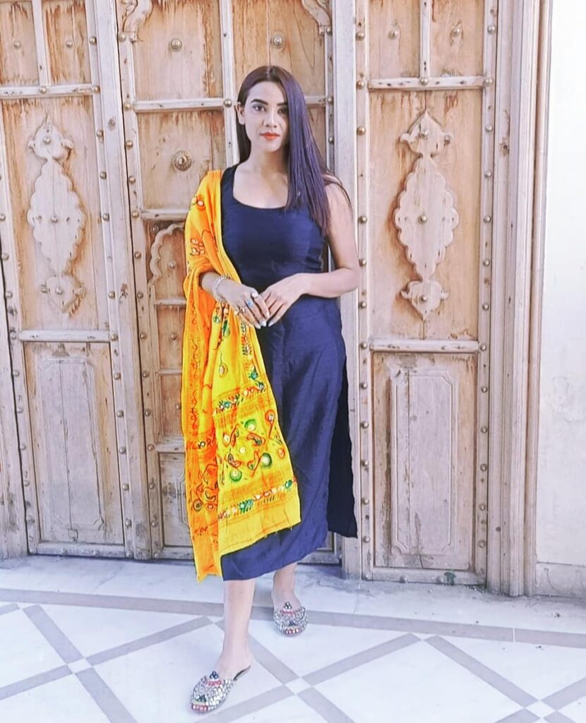 Vanya Singh Rajput Ullu Web Series, Age, Height, Figure, Boyfriend, Family, Net Worth 1 Vanya Singh Rajput - Ullu actress - Breast Size - Hips Size - Waist Size