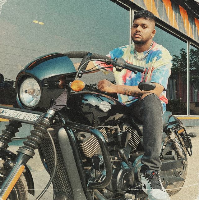 Nazz Rapper (Nihar Hodawadekar) Age, Family, Songs, Hustle 2.0, Net Worth 2 Nazz Rapper luxurious bike - harley davidson