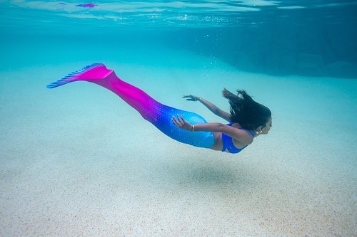 Shrea Prasad under water photoshoot for Radisson Blue resort