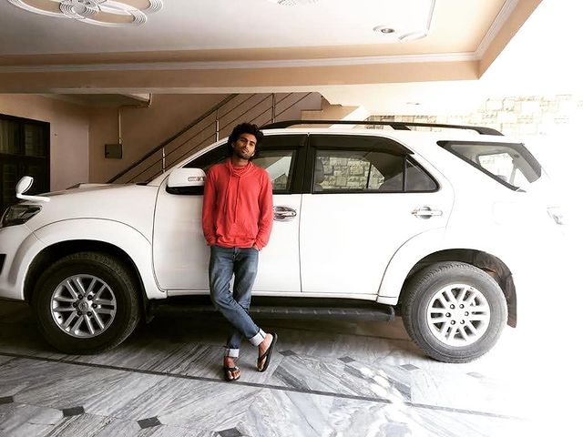 MC Square Rapper (Abhishek Bainsla) Age | Height | Net Worth | Girlfriend | Hustle 2.0 Winner 3 MC Square car, income and net worth