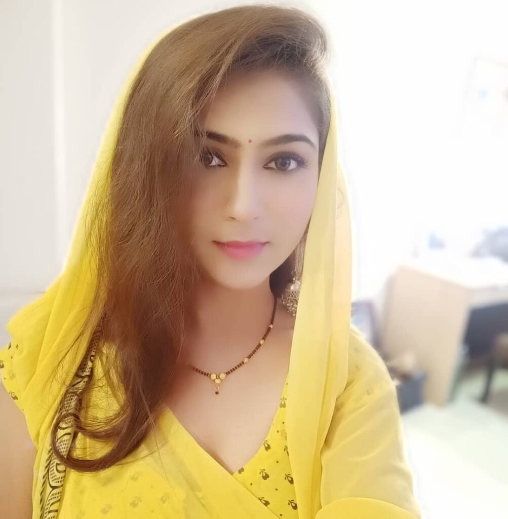 Hiral Radadiya Age, Height, Figure, Hot Web Series, Boyfriend, Net Worth 1 Hiral Radadiya wiki, bio