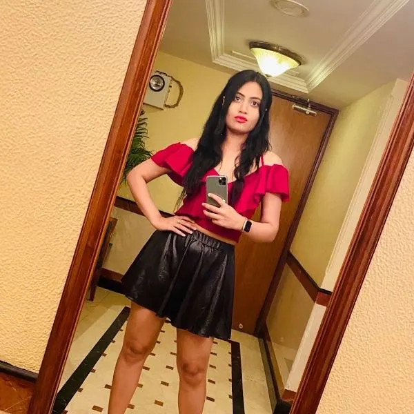 Charmsukh Web Series List, Cast and Actress (January 2023) 20 Manvi Chugh