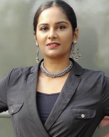 Ayali Web Series Cast (Zee5), Actors, Roles, Release Date, Trailer 8 Lakshmi Priyaachandramouli