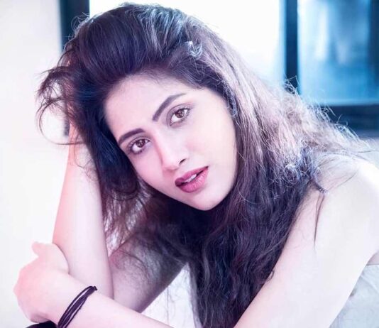 Manvi Chugh Actress