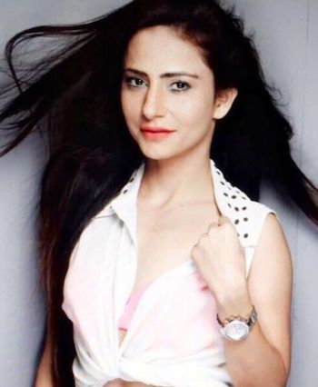 Teri Meri Doriyaan Cast (Starplus), Actors, Roles, Release Date 17 Neetu Wadhwa