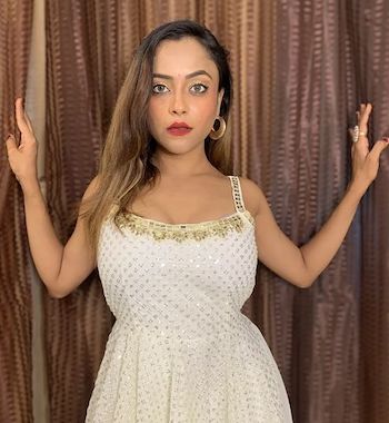 Ullu Web Series Actresses Name with Photos (December 2023) 18 nehal vadoliya