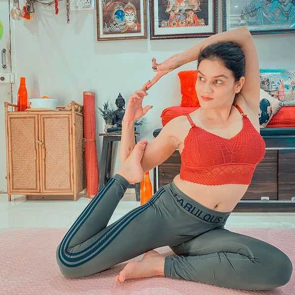 Leena Singh exercising pic