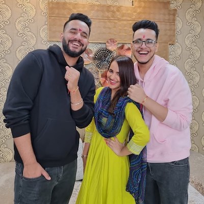 Triggered insaan pic with his brother abhishek (fukra insaan) and sister prerna (wanderers hub)