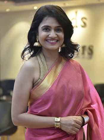 Lust Stories 2 Cast, Stories, Actors, Ending Explained, Release Date, Review 5 Amruta Subhash is playing the character of Seema on Lust Stories 2 - Streaming on Netflix India