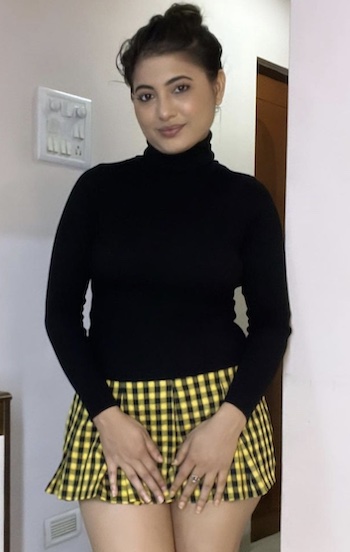 Kitty Party Web Series Cast (Ullu), Actress Name, Photos, Release Date 4 Poonam Rajput - playing the role of Riya in Ullu web series Kitty Party.