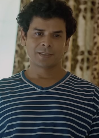 Dev as tenant in Ullu web series Dekhi Andekhi