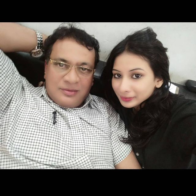 Prajakta Jahagirdar with her father.jpg
