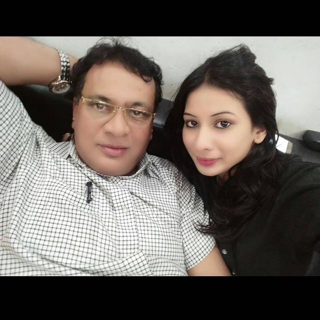 Prajakta Jahagirdar Age, Bio, Web Series List, Family, Education, Photos, Instagram 2 Prajakta Jahagirdar with her father.jpg
