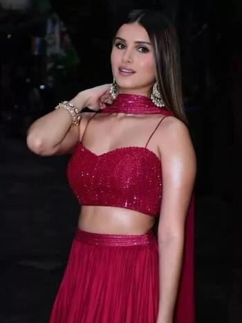 Apurva Movie Cast (Hotstar), Actors, Roles, Release Date 1 Tara Sutaria