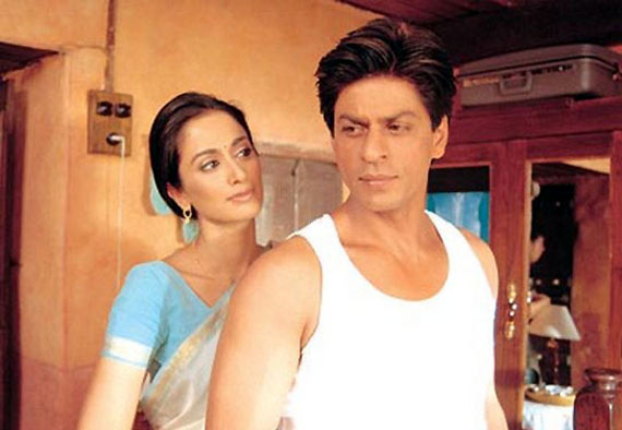 Gayatri Joshi scene with Shahrukh Khan in hindi feature film Swades.