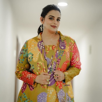 Shweta Menon as Dr. Shanti Krishna in Zee5's upcoming Malayalam film Queen Elizabeth