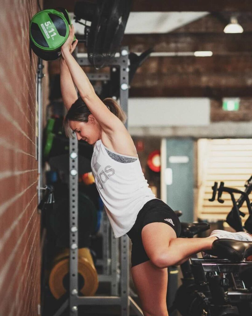 Ellyse Perry photo in gym wear